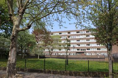 Two Double Bedrooms at Brenthouse Road, Hackney, 6QE