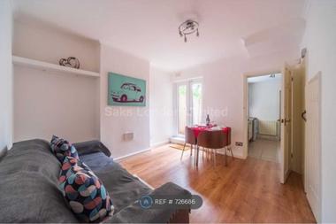 Spacious house at Kirkstall Gardens, Brixton, 4HR