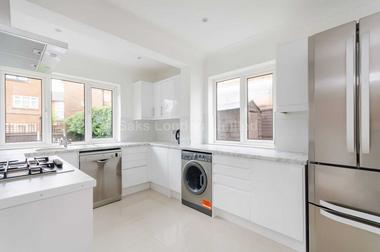 Two large bedrooms at Cowick Road, Upper Tooting, 8LH